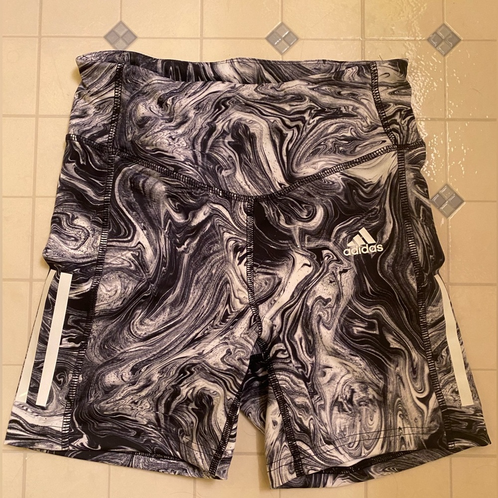 Adidas Bike Shorts NWT - Size Small